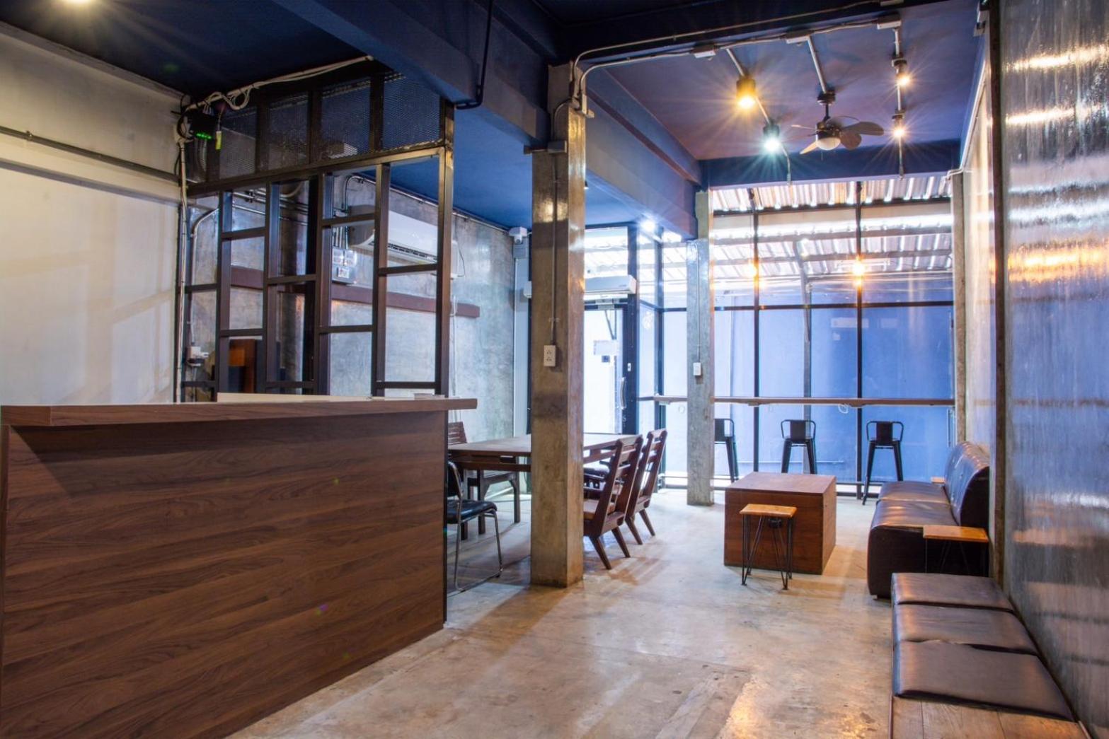 Area81 Hideout Hostel กรุงเทพมหานคร ภายนอก รูปภาพ