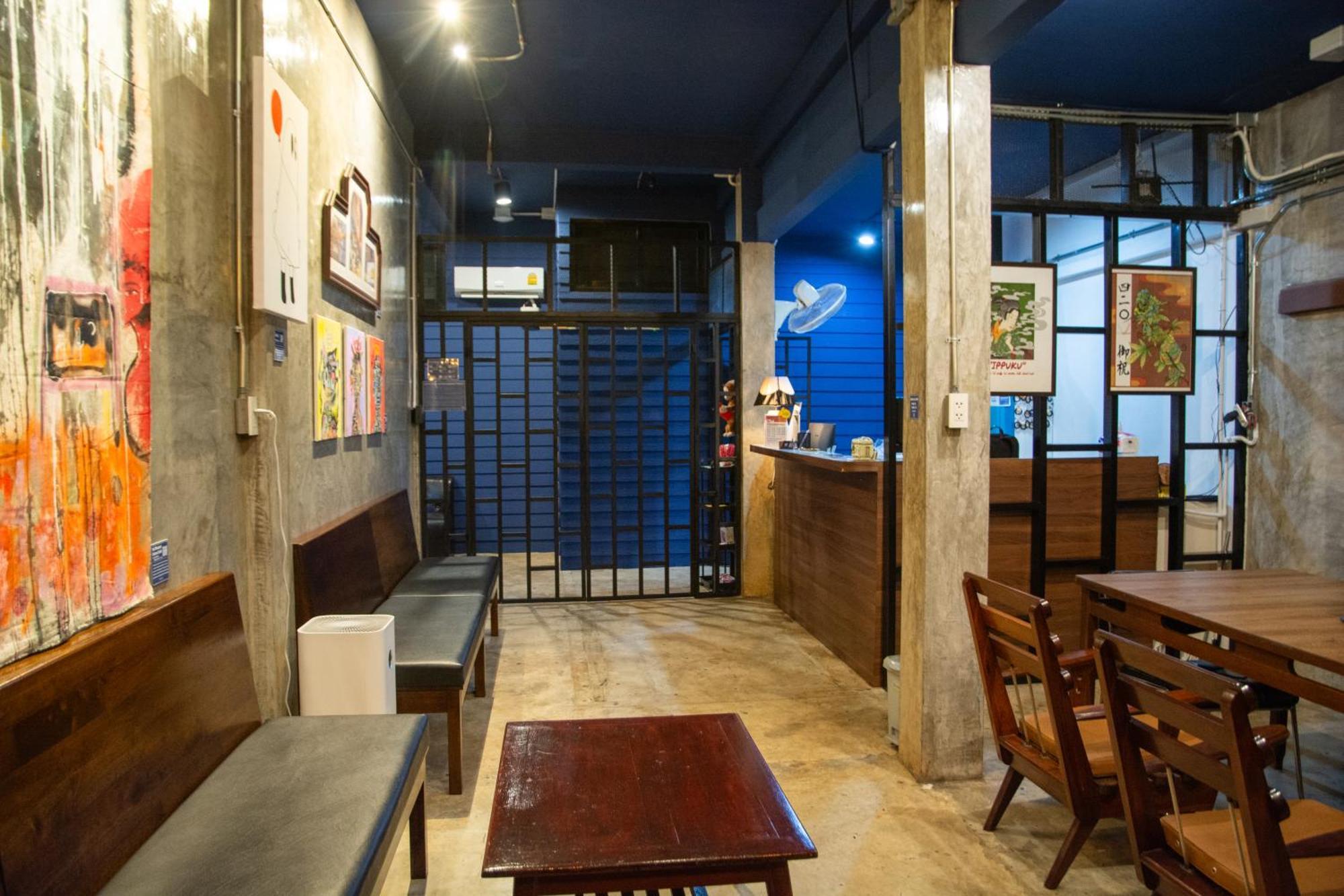 Area81 Hideout Hostel กรุงเทพมหานคร ภายนอก รูปภาพ