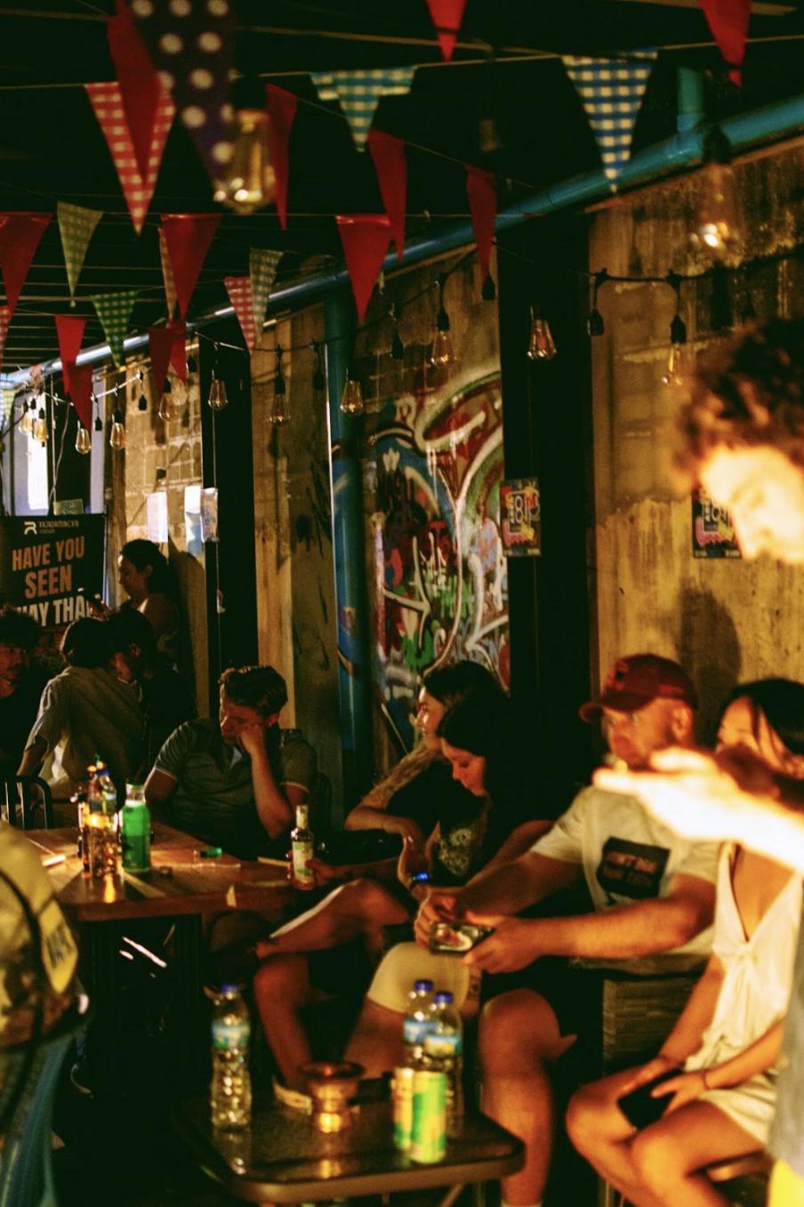 Area81 Hideout Hostel กรุงเทพมหานคร ภายนอก รูปภาพ